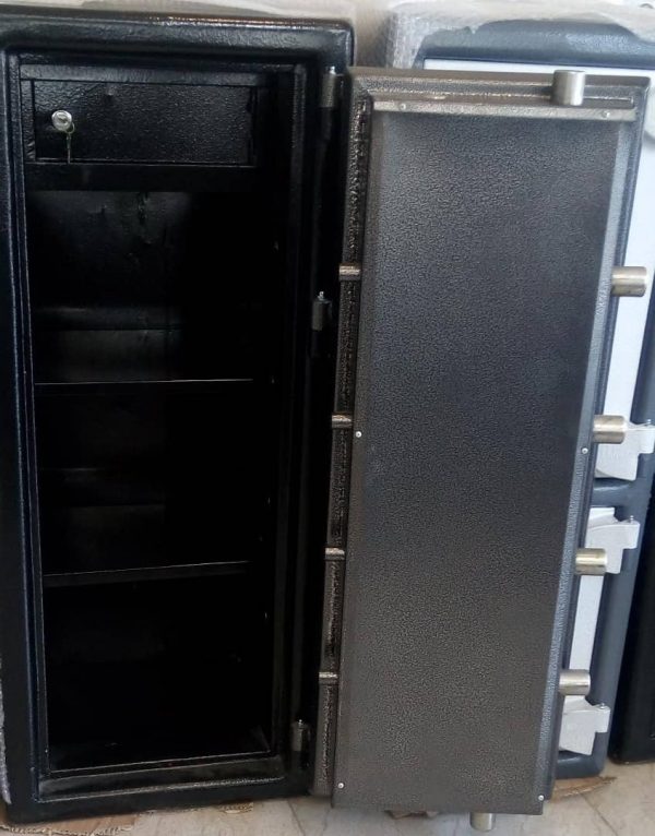 گاوصندوق گنجینه ضدسرقتی نوع1200/1B_krm تک درب بزرگ رمزمکانیکی - تصویر 2